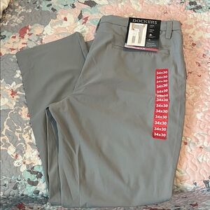 Dockers Men's Light Gray Chinos